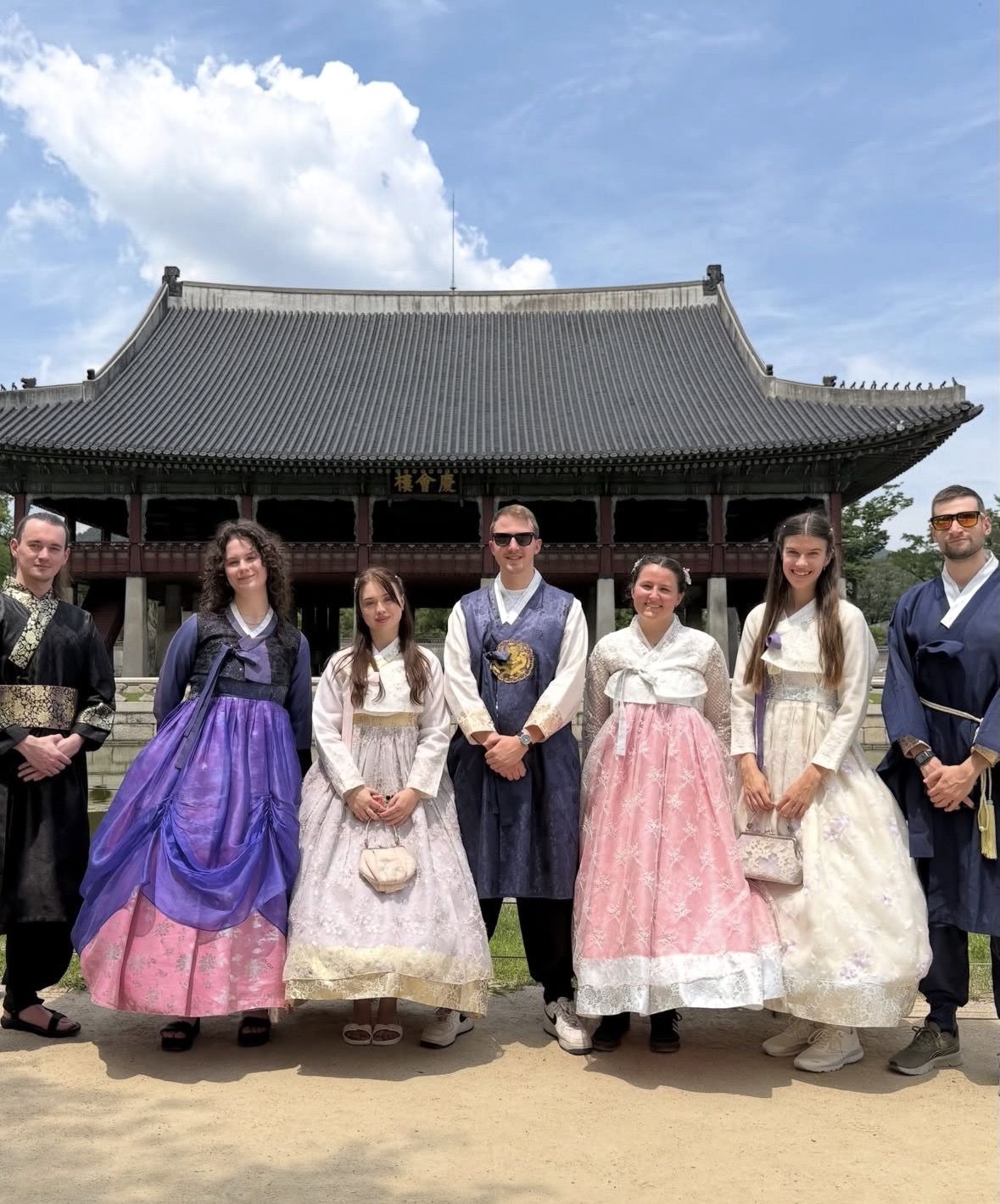 Seoul City Sightseeing Tour Including Gyeongbokgung Palace, N Seoul Tower, and Namsangol Hanok Village