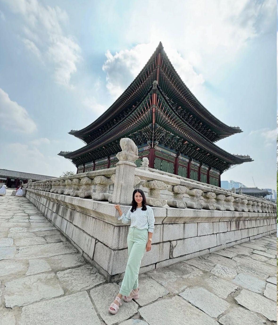Seoul: Gyeongbok Palace, Hanok Village, and Gwangjang Tour